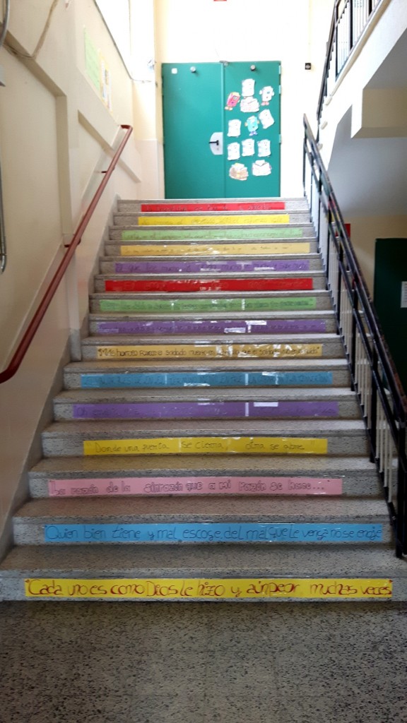 Escalera principal de acceso