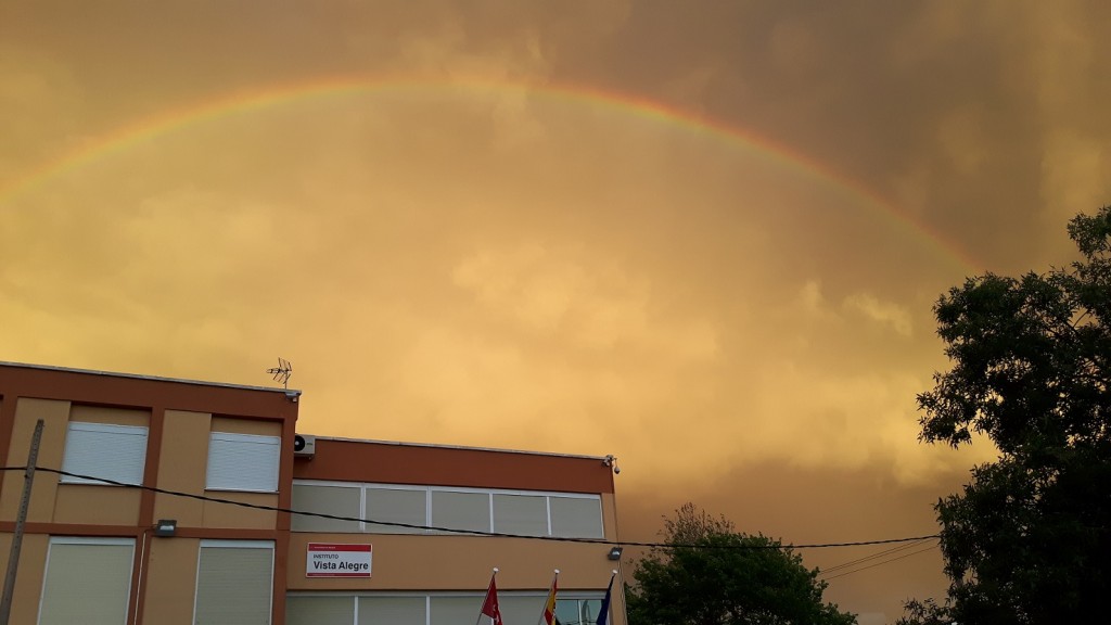 Arcoiris sobre el instituto