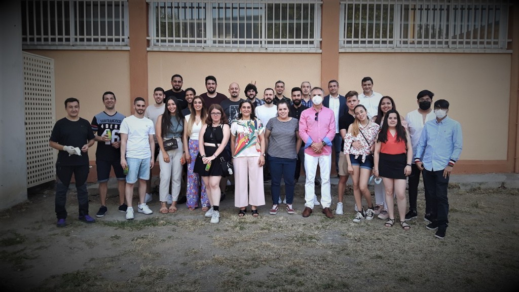 Fiesta graduación curso 2020/2021. Profesores y alumnos de 2ºDAW y 2º ASIR.